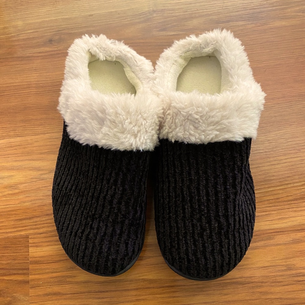 Women’s Isotoner House Slippers